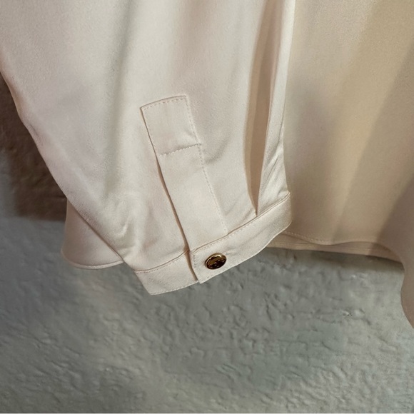 Long-sleeve button-back top in everyday crepe - Picture 6 of 11